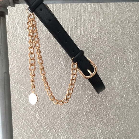 Vince Camuto Chain Belt - Picture 3 of 6